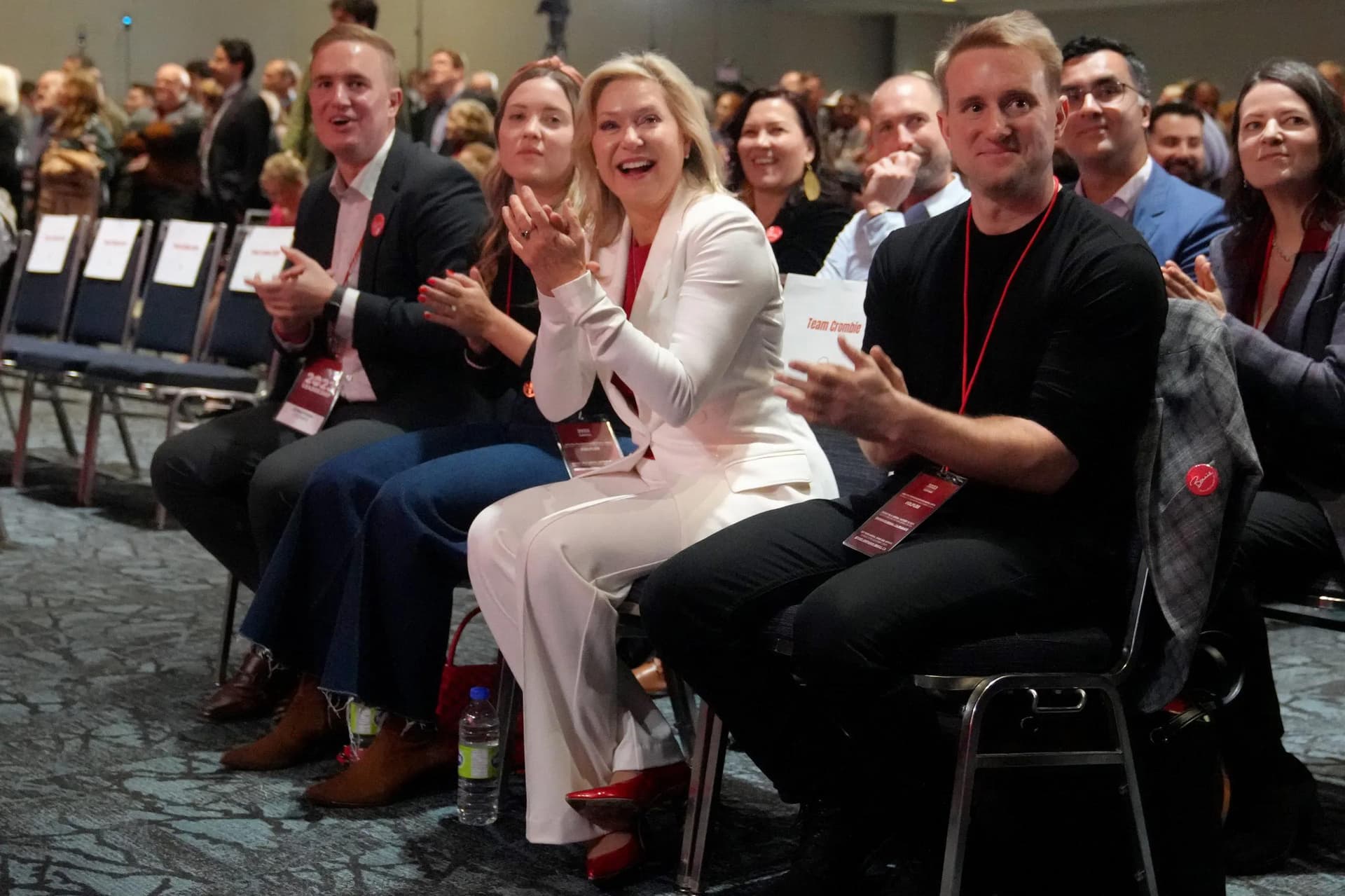 Ontario Liberal leadership: Crombie wins on third ballot