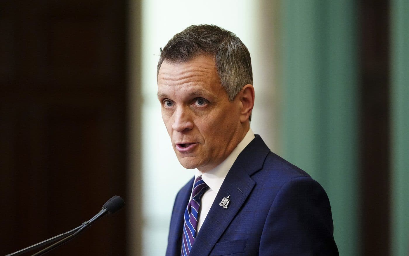 Local Ottawa officials ‘frustrated’ with Ford over support for Toronto’s bid for new defence bank