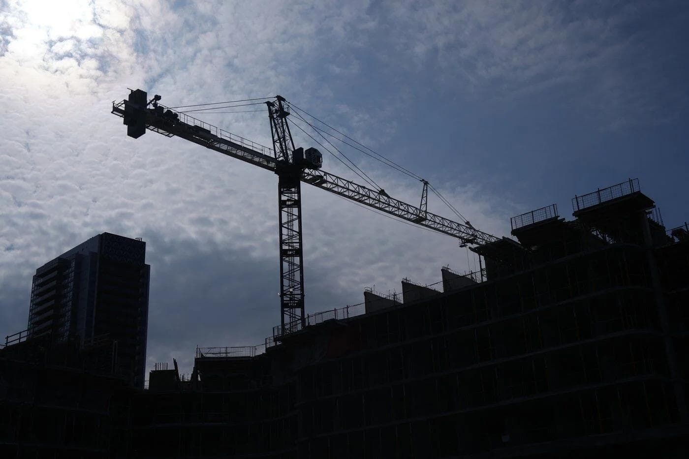 Federal government promises $2.55B in low-cost loans to build Toronto rental homes
