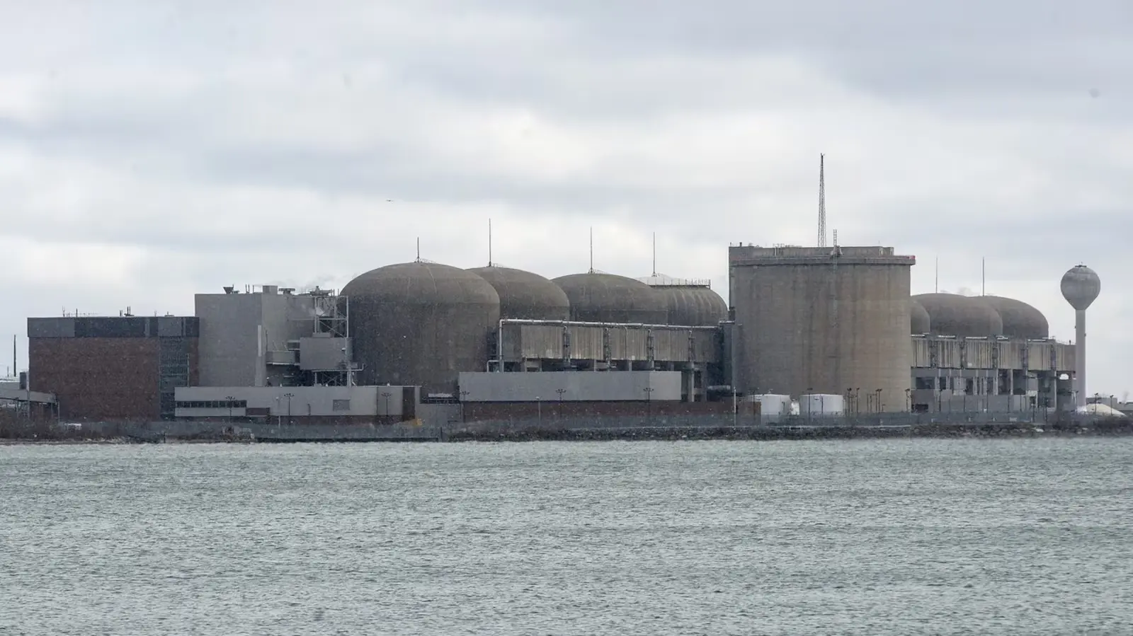 Pickering nuclear reactors start coming off-line for massive refurbishment