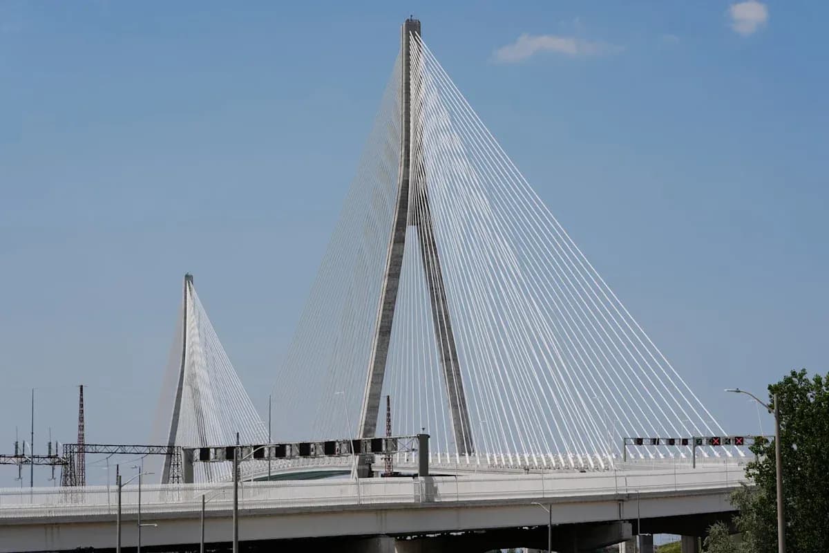 More signs to be added near Gordie Howe bridge after wrong-way driving on Highway 401