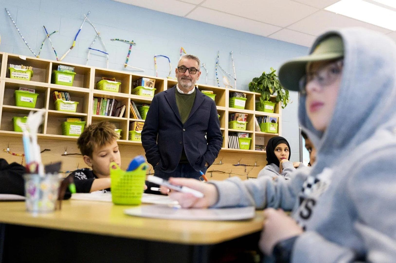 Ontario education bargaining to begin, unions pushing for smaller class sizes