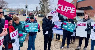 Ontario hospital workers win 6 per cent wage hike in arbitration