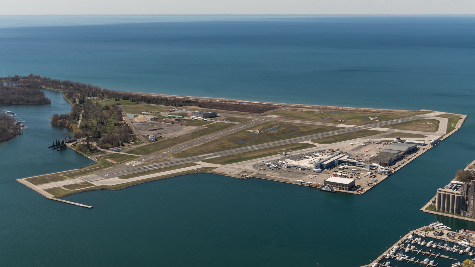 Ford says Ontario ready to seize Toronto land to expand Billy Bishop Airport for jets, feds considering changes