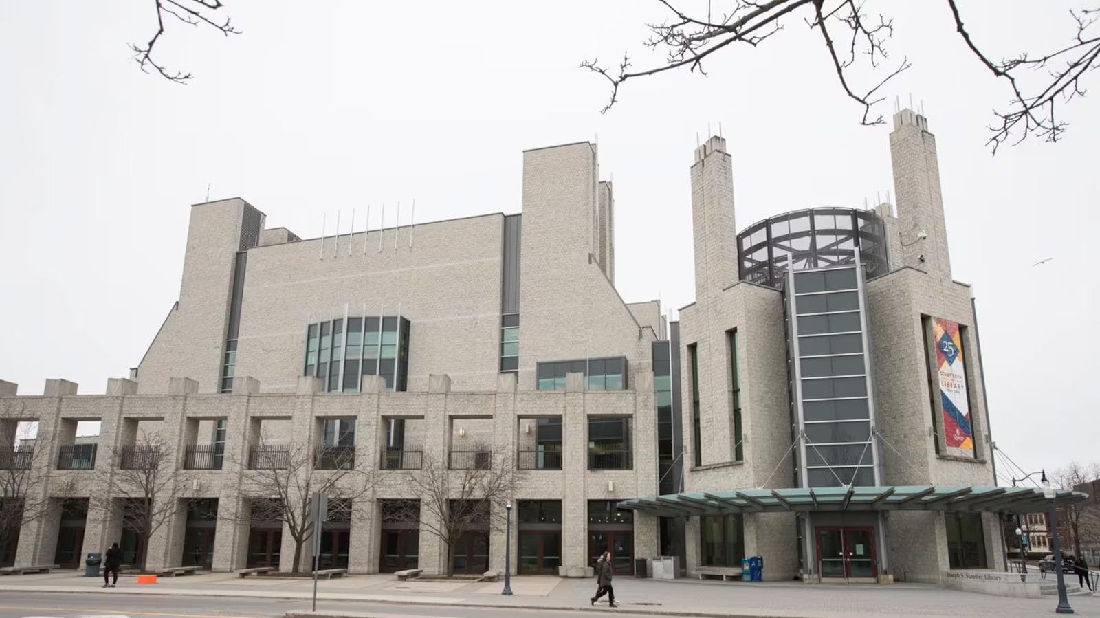 Ontario lifting post-secondary tuition freeze, boosting funding