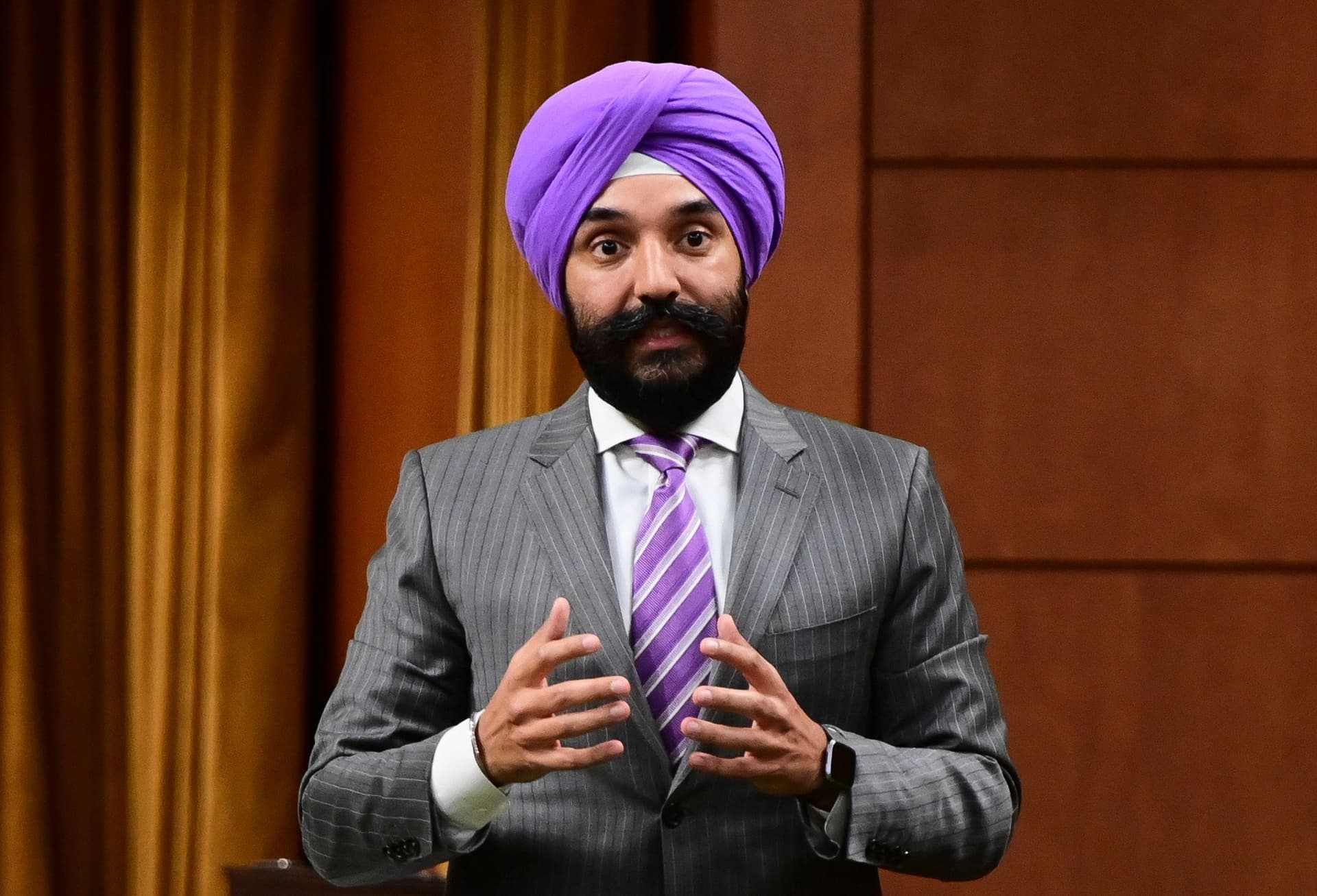 Navdeep Bains formally launches Ontario Liberal leadership campaign