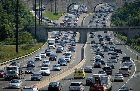 Automated cars could clog Ontario’s old roads, report warns