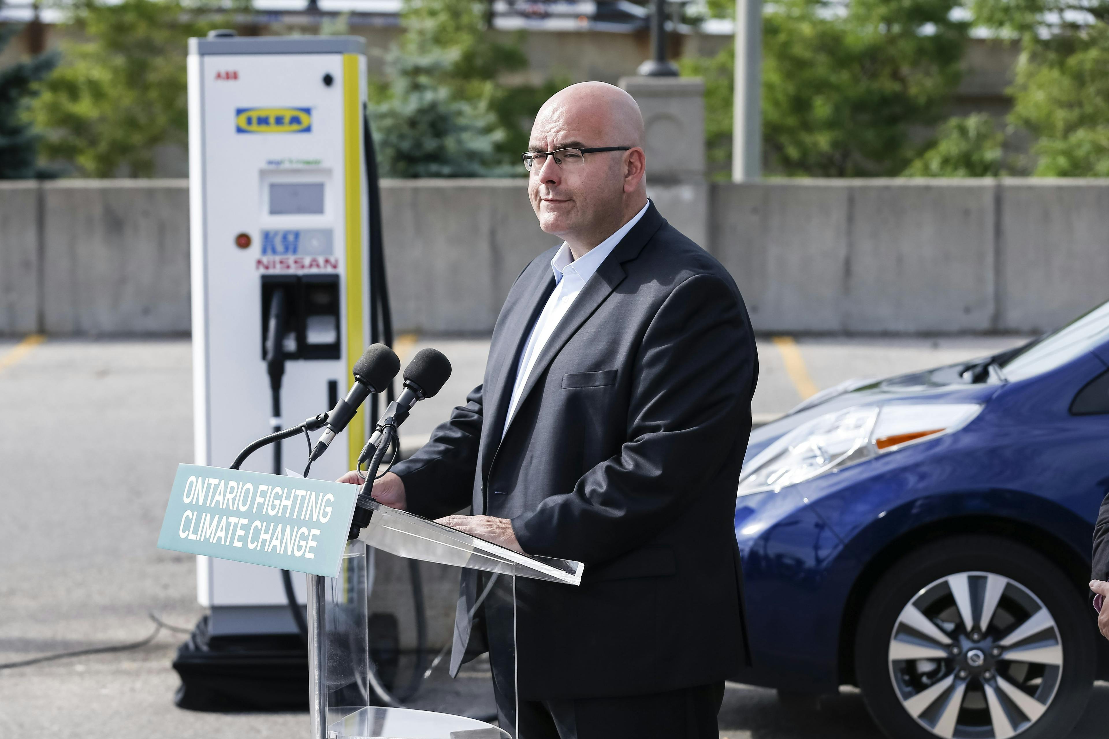 Del Duca backs $8,000 subsidies for electric vehicles