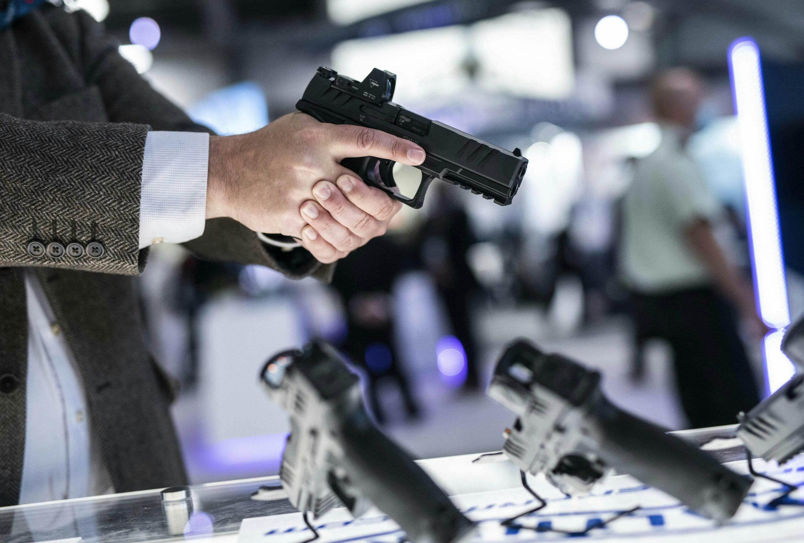 Critics blame delays at firearms centres on Liberals’ gun control measures