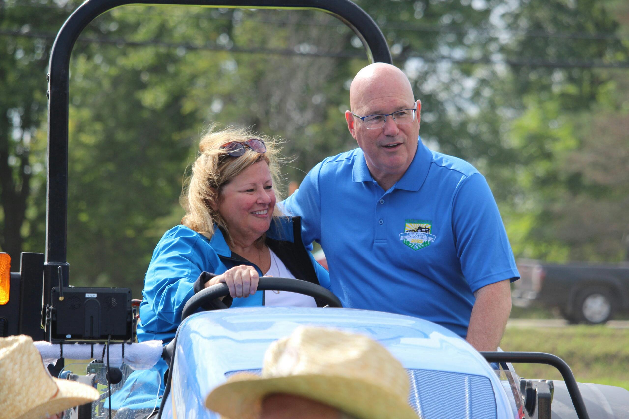 Clark, Thompson heckled at otherwise easygoing Plowing Match